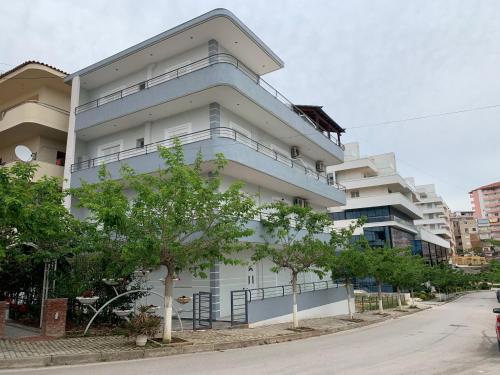Maxus Apts - image 3