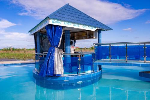 Swimming pool, Sea-front Suite - Sleeps 3 - Cape Point - Bakau in Bakau