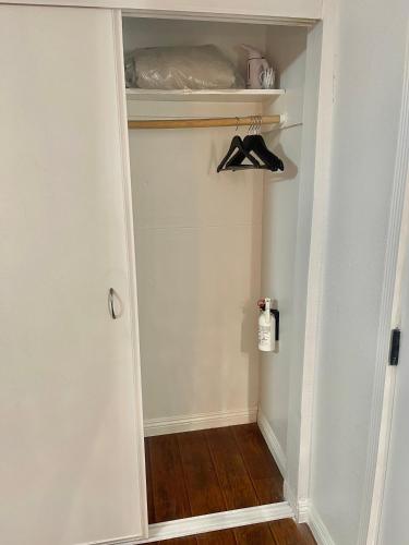 “Beautifull Cozy Studio…With Private Entrance” thumb 4