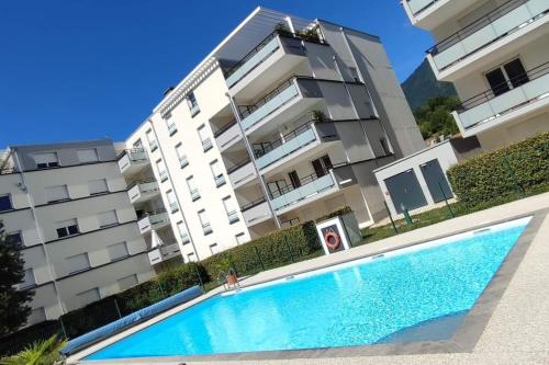 Superbe appartement en résidence avec piscine. - Apartment - Albertville