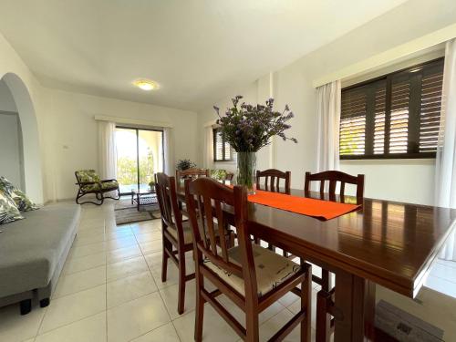 บริการและสิ่งอำนวยความสะดวก, Nysa7 in โปมอส