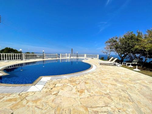 สระว่ายน้ำ, Nysa7 in โปมอส