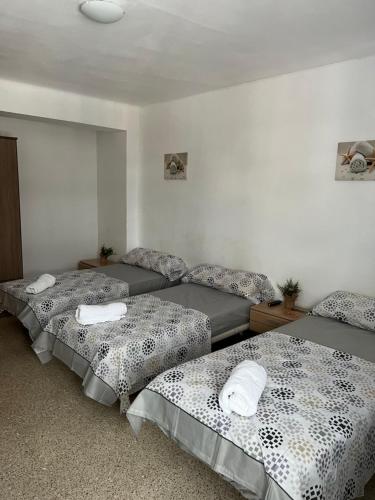 Triple Room image 2