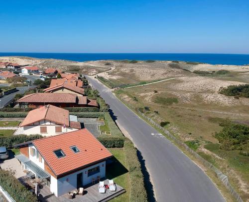 Modern Beach Villa 150m from the Atlantic surf - Location, gîte - Capbreton