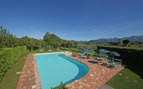  La Romantica Pool and Garden House in Manerba del Garda