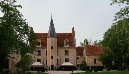 . Château - Hôtel Le Sallay