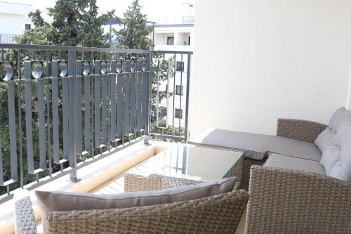 One-Bedroom Apartment image 8