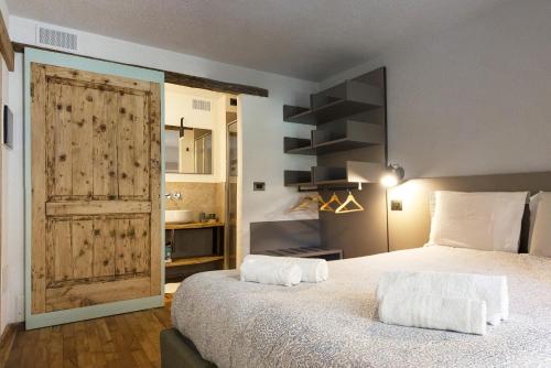2 twin beds
