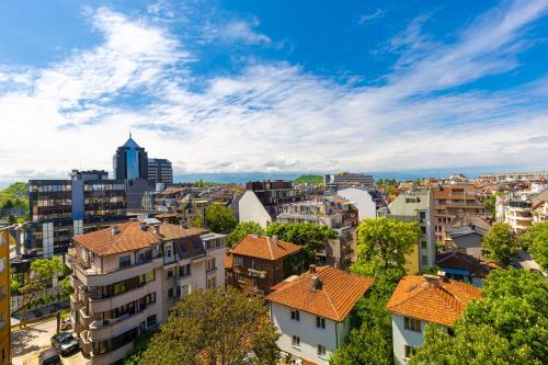 2BD Penthouse: Stunning Plovdiv Views