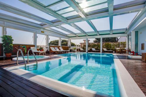 Aparthotel England - Accommodation - Riccione