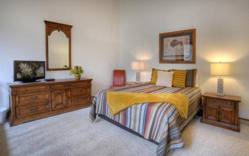 Tamarron Lodge Loft 338 in Durango, USA