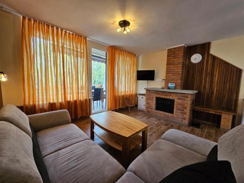 ห้องส่วนกลางสำหรับนั่งเล่น/ดูทีวี, Szilvás 10 (Szilvas 10) in ซิคลิเกท