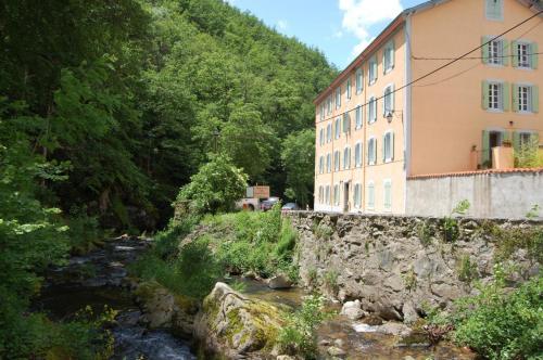 Apkārtne, Notre-Dame d'Escouloubre Sources d'eaux chaudes privées et sauna (Notre-Dame d'Escouloubre Sources d'eaux chaudes privees et sauna) in Escouloubre
