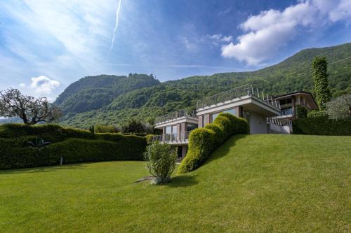 Villa Costanza- private seasonal warm pool, steam room, sauna-Bellagio Village Residence