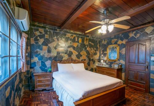Blue Dream Guesthouse Room Type - Queen Room with Balcony