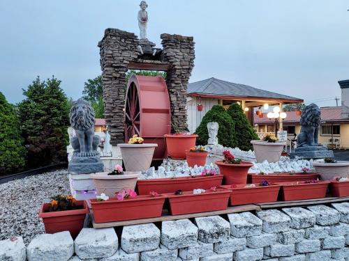 Budget Host Inn Niagara Falls - image 7