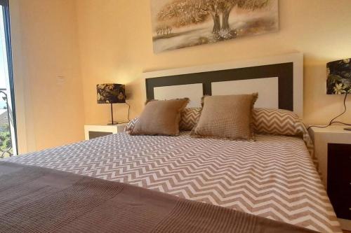 APARTAMENTO PLAYA CATEDRALES CON TERRAZA (II)