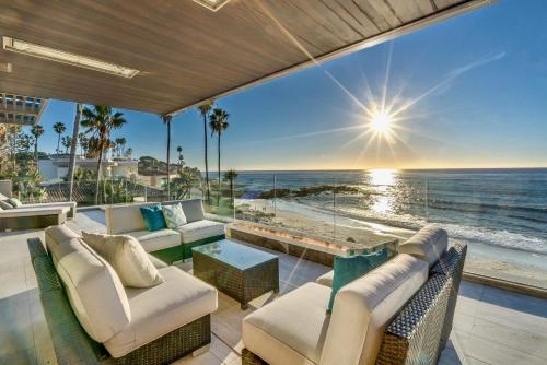 Luxury Beachfront Home with Hot Tub & Ocean Views detail