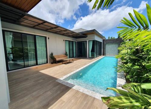 3 BR Pool Villa in Boat Lagoon Phuket