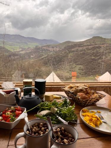 Ēdiens un dzērieni, Alereks Mountain Camping in Dzorageta