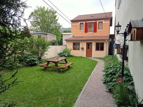 Le gîte embarqué - Géré par Presta-Zen'Services - Barque électrique en supplément gîte à louer Verdun