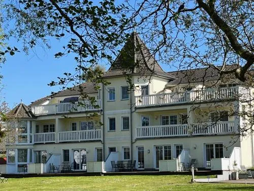 Schlösschen am Schmachter See in Binz, Deutschland