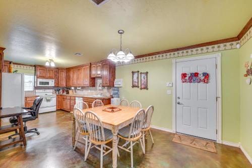 Spacious Lake Texoma Vacation Rental with Game Room! in Kingston, USA
