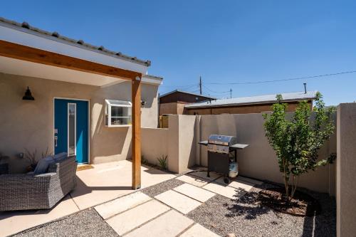 Crescent Moon Casita 2 Bedrooms Patio WiFi Sleeps 4 - image 10