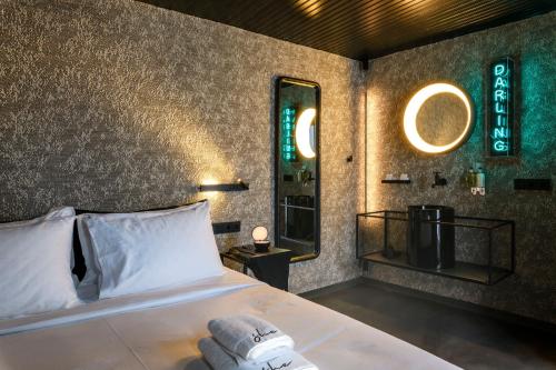 Deluxe Double Room image 4