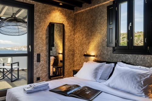 Queen Suite with Sea View image 2
