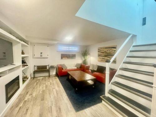 Urban KW Gem - Private 2 Bedroom Apartment ! - Kitchener