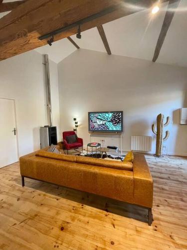 La Madignière en Beaujolais Pierres Dorées (La Madigniere en Beaujolais Pierres Dorees) in 丹尼斯