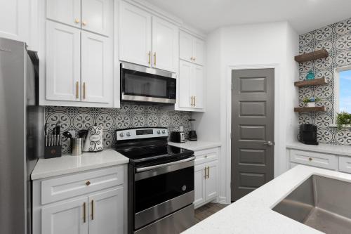Spacious Modern 3 Bd 2Ba House with Garage and Parking in Alamo (Texas)