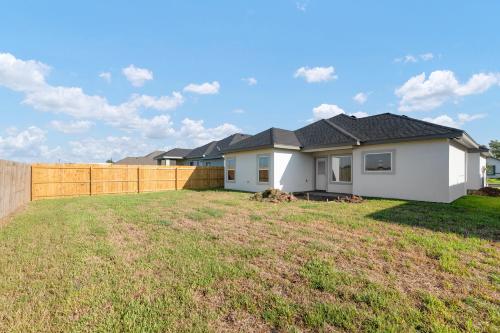 Spacious Modern 3 Bd 2Ba House with Garage and Parking in Alamo (Texas)