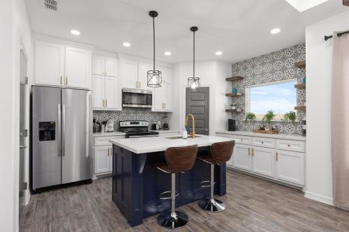 Spacious Modern 3 Bd 2Ba House with Garage and Parking in Alamo (Texas)