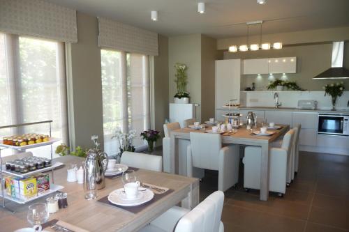 設施, B&B Riche Terre in 達默