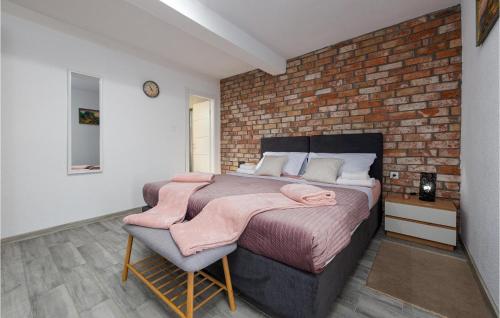 3 Bedroom Cozy Home In Gracac