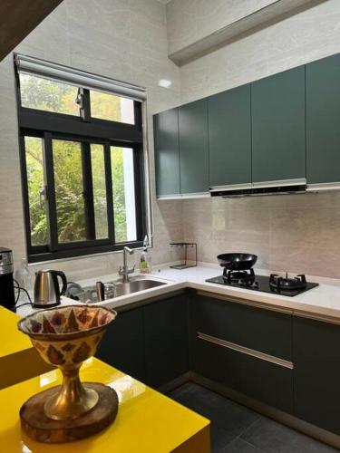 Kitchen, 林莊園包棟別墅Skydoorzi Villa in Guoxing Township