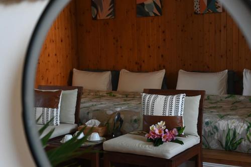 Twin Room with Mountain View image 4