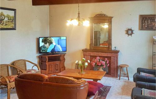 Beautiful Home In Le Cloitre S Thegonnec With Kitchen