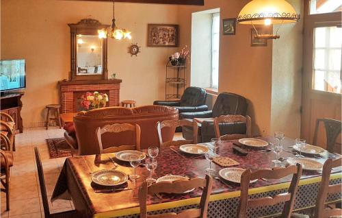 Beautiful Home In Le Cloitre S Thegonnec With Kitchen