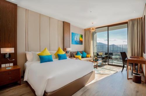 Deluxe Double Room with Balcony room in Homie Panorama Nha Trang
