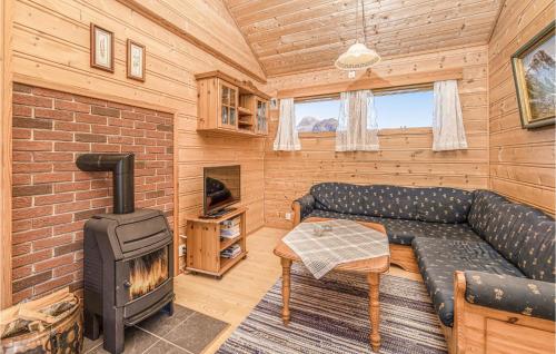 2 Bedroom Lovely Home In Fjærland in Fjaerland