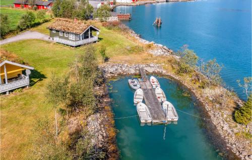 Hotelli välisilme, 2 Bedroom Lovely Home In Fjærland in Fjaerland