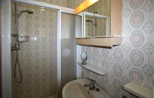 Amazing home in Calp w/ WiFi and 3 Bedrooms - image 3