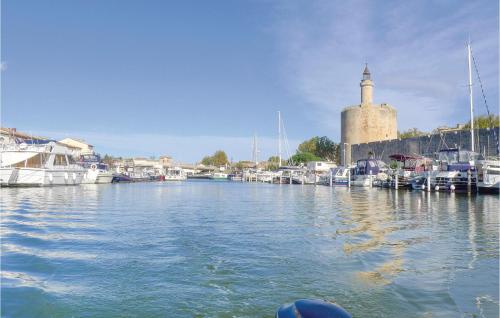 Three-Bedroom Holiday Home in Aigues-Mortes - image 12