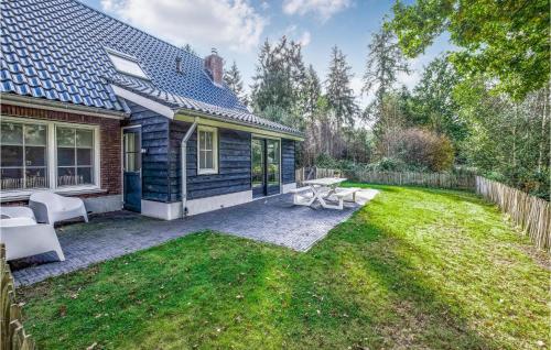 Gorgeous Home In Rijssen With Wifi