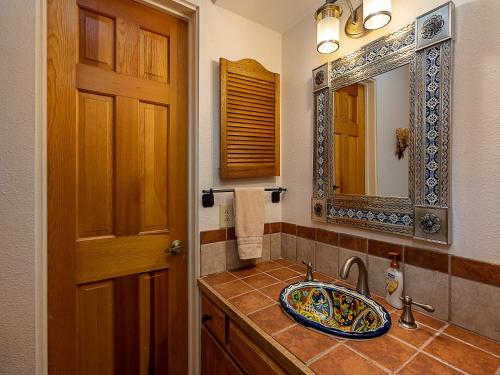 Vista La Sierra 2 Bedrooms Flat Screen TV Pet Friendly Sleeps 6 - image 7