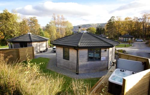 LOCH TAY HIGHLAND LODGES and GLAMPING PARK