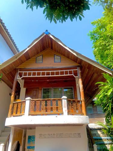 Koh Tao Tropicana Resort in Chalok Baan Kao